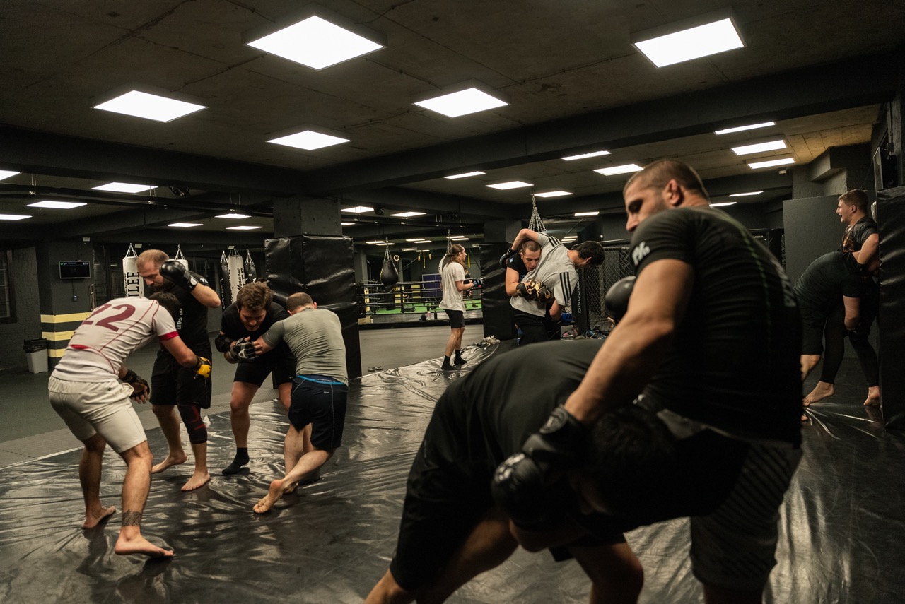 კიკბოქსინგისა და დარტყმების ვარჯიში Gymnasia-ში